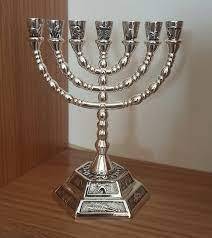 Conception avantageuse en laiton Menorah 9 bougeoirs à prix raisonnable - Product Image 5