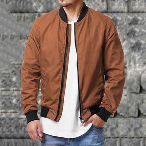 Chaqueta Bomber Clásica y Cómoda con Patrón de Bordado - Product Image 4