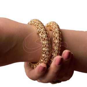 กำไลข้อมือทองชุบสำหรับผู้หญิงมืออาชีพ ดีไซน์ทันสมัย สีและขนาดตามสั่ง คุณภาพสูง ขายส่ง ของขวัญ เครื่องประดับ - Product Image 1