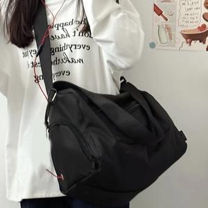 Bolso de hombro de nailon compacto y práctico para mujer, ideal para viajes cortos, deportes, yoga y fitness - Product Image 3