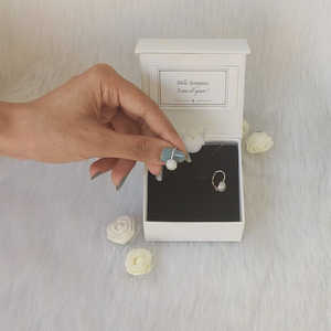 Pendientes de gota brillantes de circón plateado-Accesorio llamativo de moda - Product Image 1