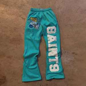 Pantalones Deportivos Unisex Personalizados de Estilo Urbano con Dobladillo Deshilachado y Rayas, Felpa Francesa Gruesa 100% Algodón, Holgados, Desgastados, de Pierna Ancha para Hombre - Product Image 3