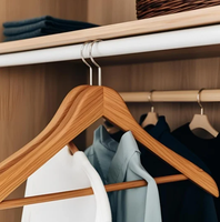 Cintres larges en bois massif écologiques, robustes, antidérapants, modernes et multifonctionnels pour salle de bain, armoire et magasin de vêtements