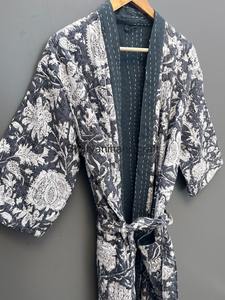 Veste matelassée Kantha en coton réversible vintage indien Veste à motif bohème pour l'hiver - Product Image 6