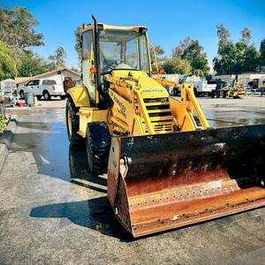 รถตักดินดีเซล Komatsu WB93S-5 ประสิทธิภาพสูง รถตักหน้า รถตักหลัง รถตักล้อยาง ปั๊มมอเตอร์ ลูกปืน บูสต์ - Product Image 4