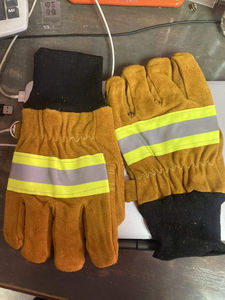 Gants de travail haute visibilité conçus avec un ajustement flexible et une tenue solide Gants de travail haute visibilité conçus pour une manipulation industrielle et une utilisation sûre - Product Image 6