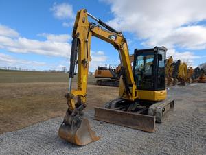 Mini pelle sur chenilles Caterpillar 305E2 CR légèrement utilisée - Product Image 2