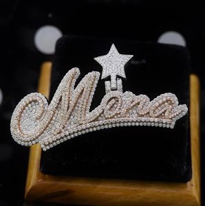 Colgante Personalizado con Letra en Forma de VVS, Diamante Moissanite de Corte Redondo, Chapado en Rodio sobre Plata de Ley 925, para Uso Unisex - Product Image 1
