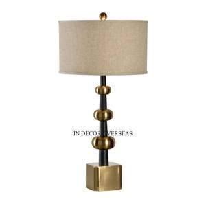 Lujosa calidad Metal único diseñador de lujo atractivo aspecto mesa y lámpara de pie Hogar y Hotel sala de estar Lámpara decorativa - Product Image 1