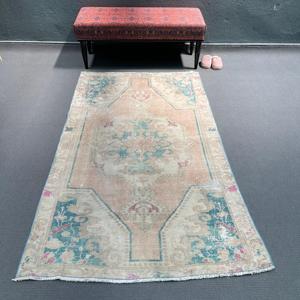 Alfombra Vintage de 4.2x6.9 pies, Alfombra Turca, Alfombra Marroquí de Lana Azul y Rosa - Product Image 1