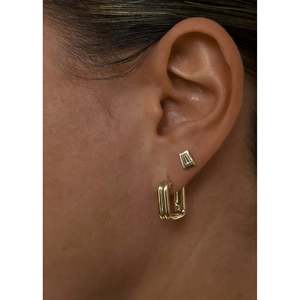 Pendientes Geométricos Duet Huggie - Product Image 5