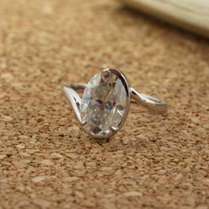 แหวนเพชรเรืองแสงในแล็บเจิดจรัสสีทอง18K ทรงรี VVS2 IGI เครื่องประดับหรูหราได้รับการรับรองสำหรับงานแต่งงานแหวนหมั้น - Product Image 3