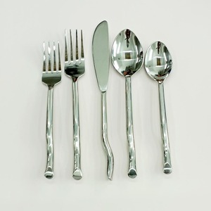 Juego de cubiertos de acero inoxidable con mango hecho a mano Rectangular largo con forro negro - Product Image 5