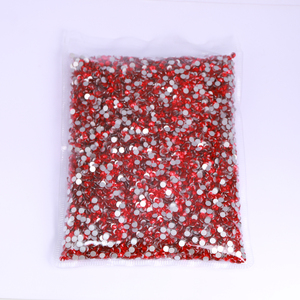 Vente en gros Strass 200 couleurs 14400pcs Colle sur verre Dos plat Strass Vrac Verre Strass Cristal pour vêtement - Product Image 3