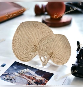 Ventilateur de refroidissement d'été personnalisé et créatif, en bambou naturel pur, fait à la main, en raphia, en forme de cœur, tissé en bambou - Product Image 5