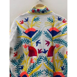Veste réversible en coton The Poppy Garden, ivoire et motif fleurs sauvages, col montant, vêtement d'extérieur fini pour les saisons printemps et automne - Product Image 5