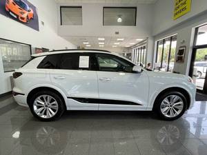 Audi Q6 e-tron Premium 4 portes SUV 2025 – Voitures d'occasion abordables à vendre - Product Image 5