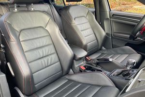 Volkswagen GTI Autobahn 2017 d'occasion, 1 propriétaire, contrôle dynamique du châssis, provenance occidentale - Product Image 5