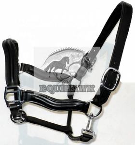 Licol de cheval de selle anglais léger en cuir doucement rembourré avec une conception de bride de quincaillerie en laiton élégante - Product Image 2