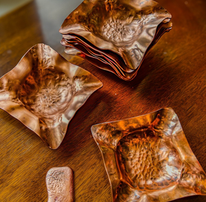 Sous-verres en métal faits à la main, sous-verres rustiques, sous-verres vintage en métal, sous-verres en laiton, sous-verres en métal martelé, ensemble de sous-verres en cuivre - Product Image 2