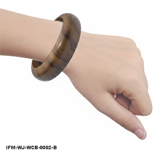 Bracelet en bois courbé moderne, grain naturel poli foncé, bijou de mode durable - Product Image 6