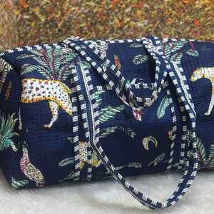 Bolsa de viaje acolchada de algodón con dos asas, diseño floral Kantha, bolsa de compras con cierre abierto - Product Image 2