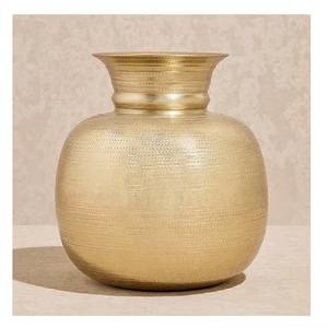 Beau vase à fleurs dorées Accent décoratif unique fait à la main pour les intérieurs modernes et traditionnels - Product Image 3