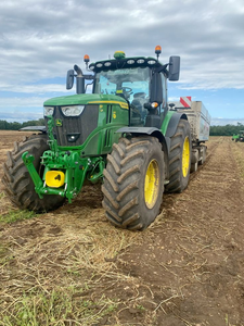 Tractor Agrícola Negro de 100HP con Bomba y Rodamientos - Product Image 4