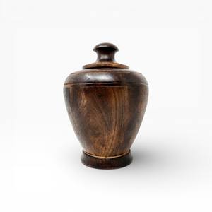 Urne funéraire classique en bois brun foncé avec couvercle à bouton tournant, finition lisse et aspect commémoratif traditionnel - Product Image 1