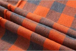 เสื้อเชิ้ตฮู้ดดี้ผ้าฟลานเนลผู้ชายสั่งตัดพิเศษ เสื้อเชิ้ตลายสก็อตติดกระดุมลำลองสำหรับผู้ชาย แขนยาว มีฮู้ดทันสมัยพร้อมกระเป๋า - Product Image 5