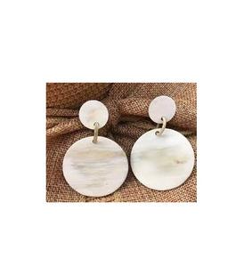 Boucle d'oreille écologique en corne de buffle Offre Spéciale taille personnalisée meilleure qualité de boucle d'oreille en corne faite à la main emballage personnalisé avec vente - Product Image 3