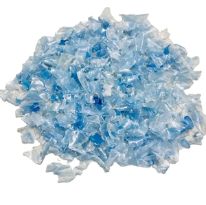Flocons de PET de qualité industrielle lavés à chaud et à faible humidité, transparents/bleu clair pour le moulage de feuilles de plastique, applications de thermoformage - Product Image 4