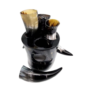 Authentique Corne à boire viking nordique courte avec support, faite à la main, durable, tasse en corne - Product Image 1