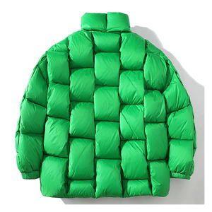 Chaqueta acolchada ligera de gran tamaño para hombre de alta calidad con capucha impermeable a prueba de viento moda de invierno personalizada - Product Image 2