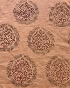 Tela de Algodón Estampada a Mano con Diseño Tradicional Indio de Árbol Buti, Textil Artesanal - Product Image 1