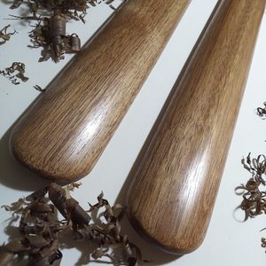 Shoehorn ไม้วอลนัทความยาว16นิ้วการแกะสลักด้วยเลเซอร์คำสั่งส่วนตัววอลนัทฮอร์นรองเท้าของขวัญสำหรับทุกโอกาสพ่อแม่ - Product Image 2