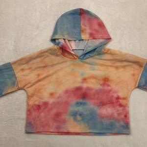 Sweats à capuche tendance pour femmes avec des matériaux doux et confortables pour un look décontracté et élégant en toute saison - Product Image 2