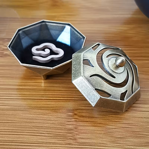 Quemador de metal octogonal hecho a mano con tapa adornada y remate para decoración del hogar y fragancia - Product Image 2