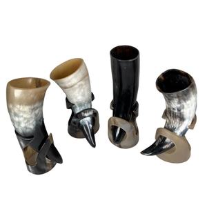 Auténtico Cuerno Vikingo de Búfalo Pulido Ecológico - Regalo de Boda Perfecto para Padrinos de Boda y Damas de Honor - Product Image 1