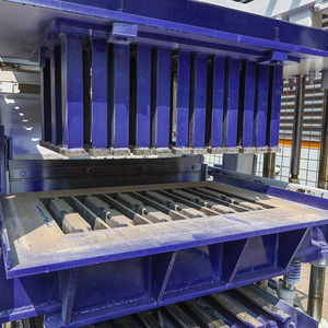 Machine <span class=keywords><strong>de</strong></span> fabrication <span class=keywords><strong>de</strong></span> pavés entièrement automatique contrôlée par PLC avec boîte <span class=keywords><strong>de</strong></span> vitesses, fabriquée par l'usine <span class=keywords><strong>de</strong></span> briques Weida Shandong - Product Image 4