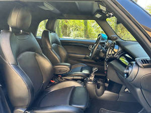 Voiture d'occasion de qualité abordable, MI-NI Con-vert-ible Coo-per S 2017, conduite à gauche - Product Image 2