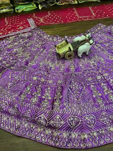 Kiara Advani Ramp Ready Beautiful Mirror Work Traje tradicional de Lahenga para mujeres bonitas y tela especial para novia - Product Image 4