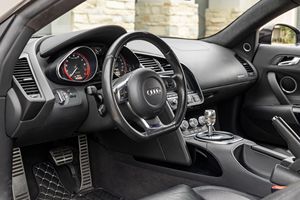 AUDI R8 V10 COUPÉ 2010 D'OCCASION (LHD/RHD) - Product Image 3
