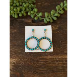 Pendientes Colgantes de Plata de Ley y Turquesa Phyllis Laati Kingman con Diseño de Racimo - Product Image 1