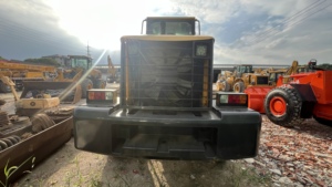 Chargeuse sur pneus Komatsu WA320-5 d'occasion d'origine japonaise en stock, bon état, pour travaux de terrassement et de construction - Product Image 5