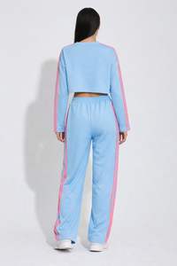 Ladies <b>Waterproof</b> Breathable Windbreaker <b>Jacket</b> with Zipper Closure Cotton Filled Striped Design for Outdoor Travel Street Wear - Product Image 5