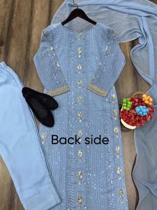 Conjunto de Kurti de Alta Calidad con Bordado de Lentejuelas y Diseño de Georgette Sintética de Última Moda para Bodas, por Fab Zone, Ropa India y Pakistaní - Product Image 2