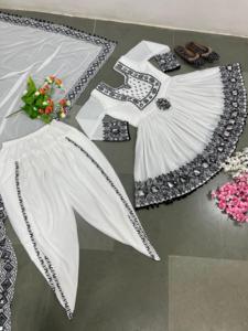 Nouvel ensemble de salwar kameez en coton FABZONE pour femmes - Vêtements de fête et de festival fabriqués en Inde et au Pakistan Modèle FZSR - Product Image 6