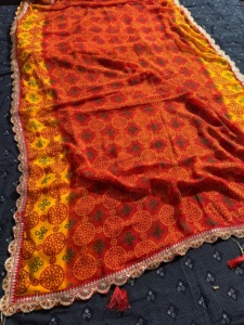 ผ้าส่าหรีสำหรับผู้หญิง ผ้าจอร์เจตต์เนื้อเงาทั้งผืน พร้อมลายฉลุขอบผ้าลูกไม้ ผลิตในอินเดีย - Product Image 4