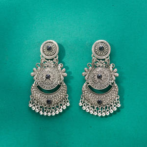 Pendientes clásicos hechos a mano con chapado oxidado mayoristas en la India - Product Image 1